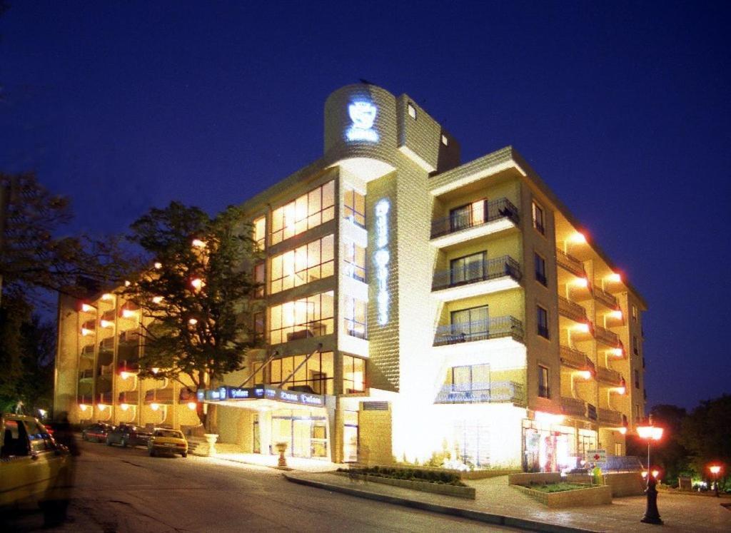 Hotel Dana Palace Golden Sands Exterior photo